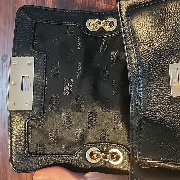 Michael Kors Black bag with chain strap. - Picture 9 of 13